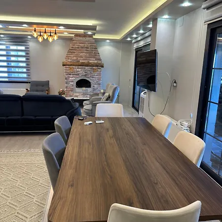Guemuesler Manastiri Villa Niğde