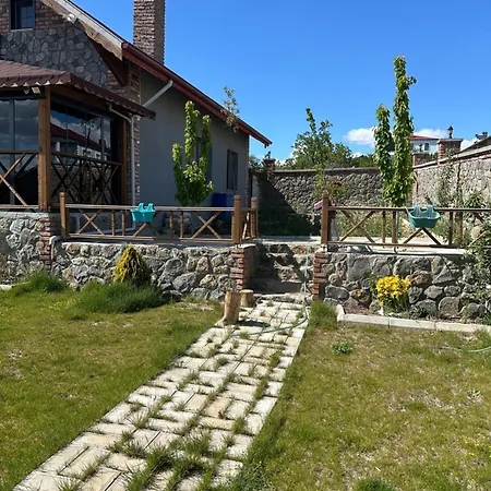 Guemuesler Manastiri Villa *